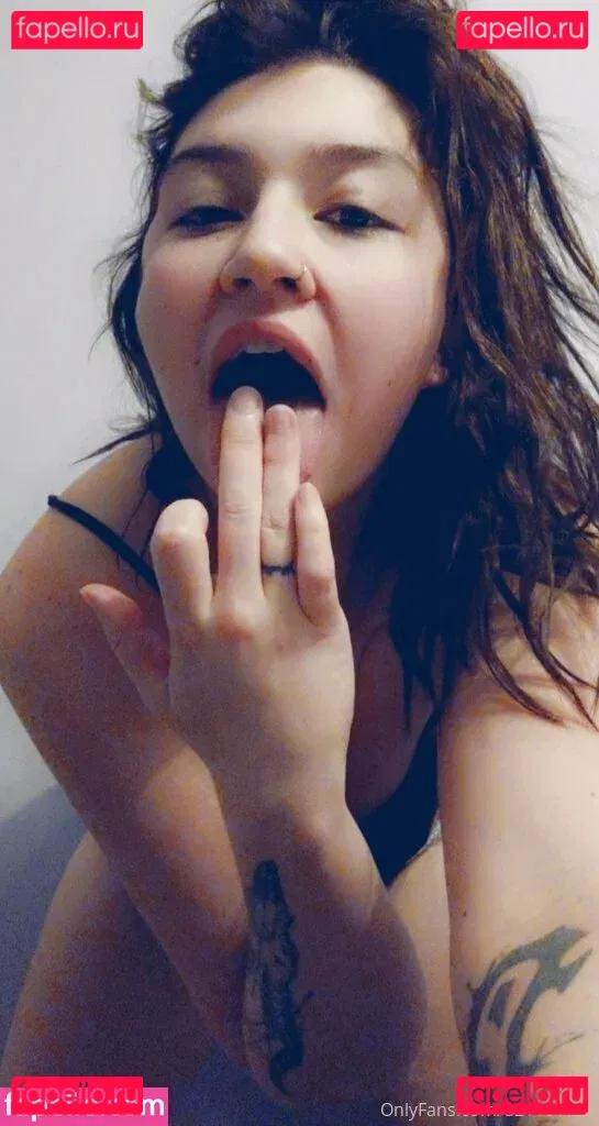 hollygraileonline Onlyfans Photo Gallery 