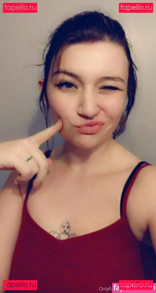 hollygraileonline Onlyfans Photo Gallery 