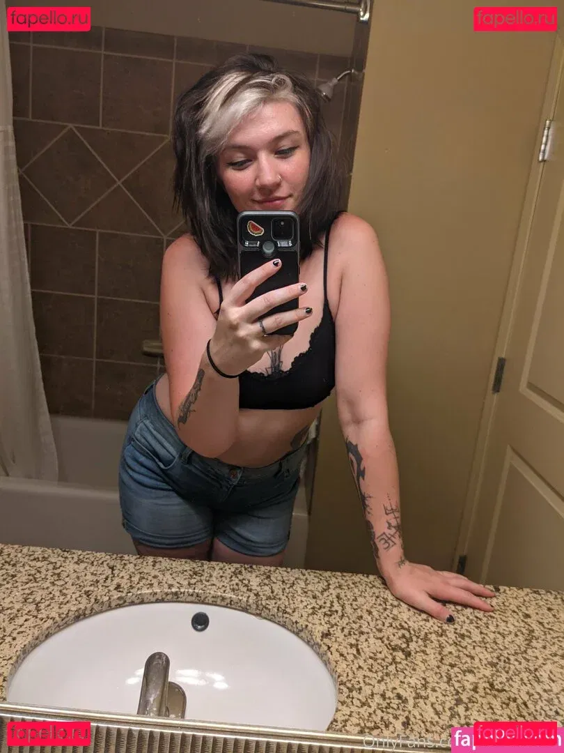 hollygraileonline Onlyfans Photo Gallery 