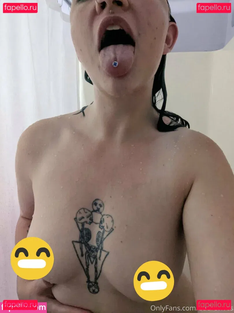 hollygraileonline Onlyfans Photo Gallery 