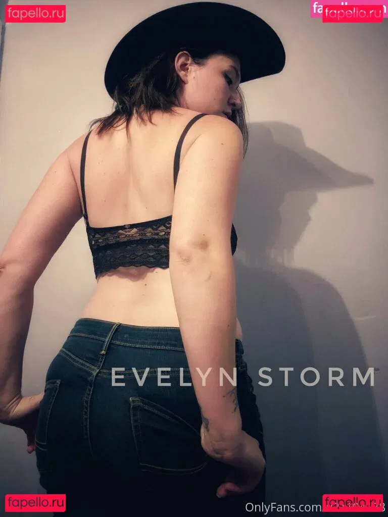 hollygraileonline Onlyfans Photo Gallery 