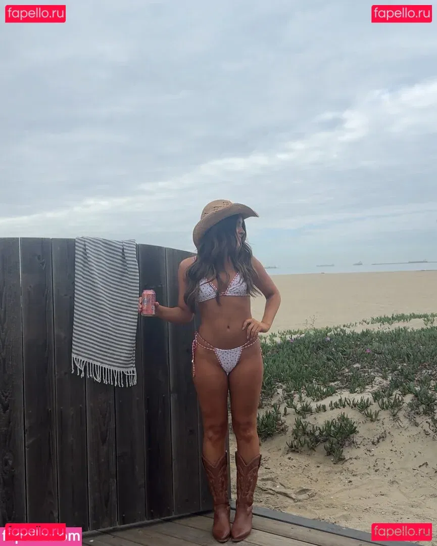 Emmy Bucher Onlyfans Photo Gallery 