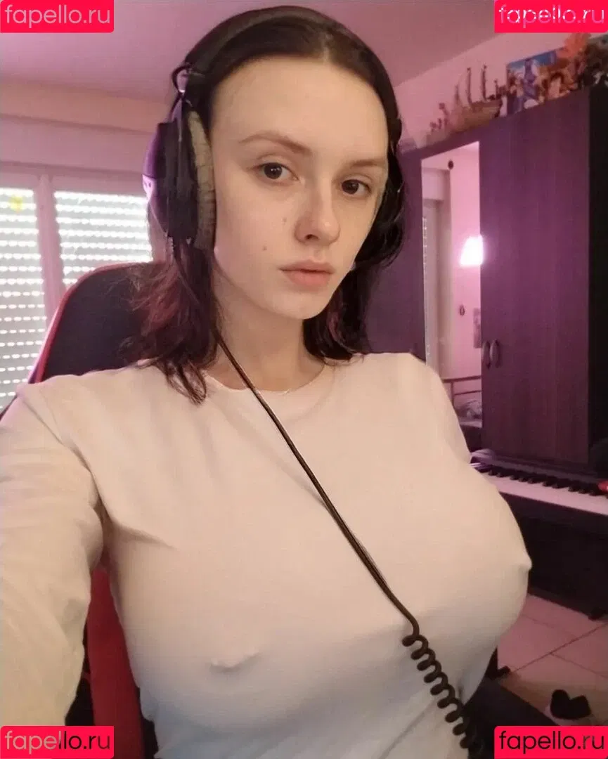 Zoepcbh Onlyfans Photo Gallery 