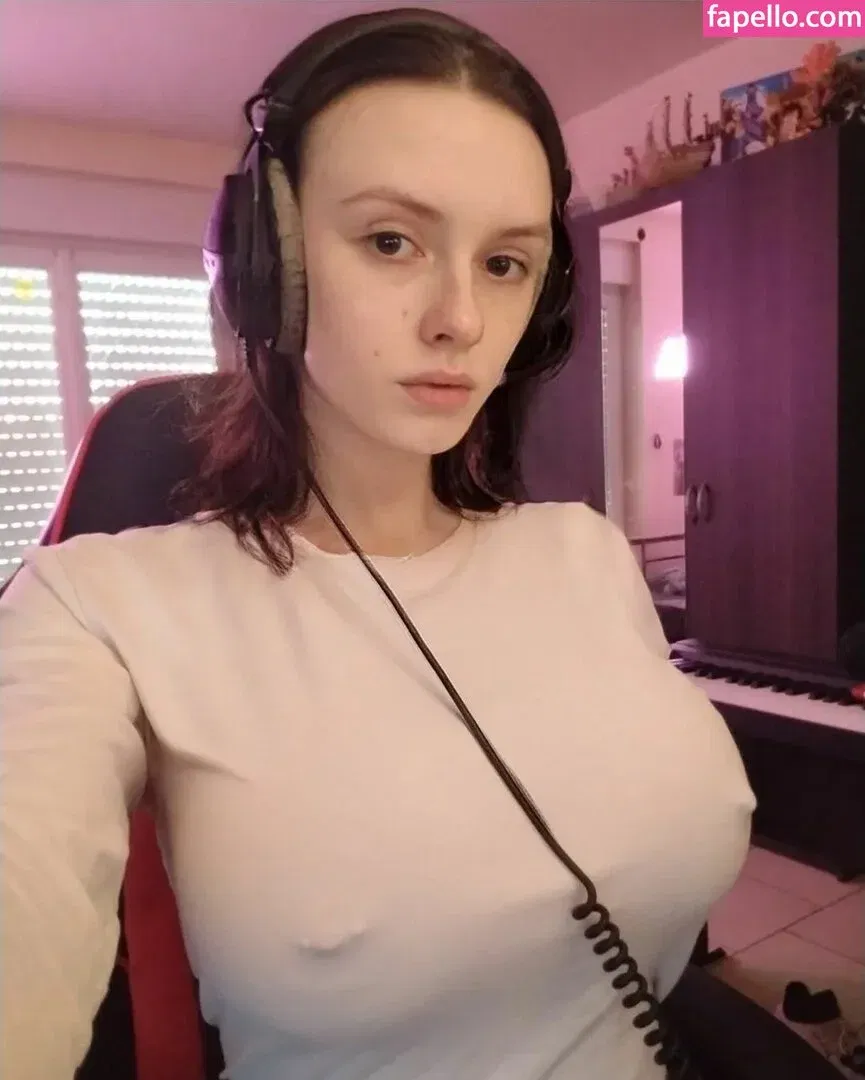 Zoepcbh Onlyfans Photo Gallery 