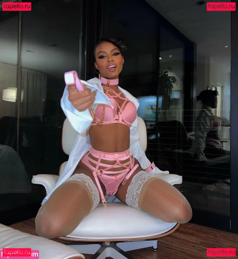 Madison Golden Onlyfans Photo Gallery 