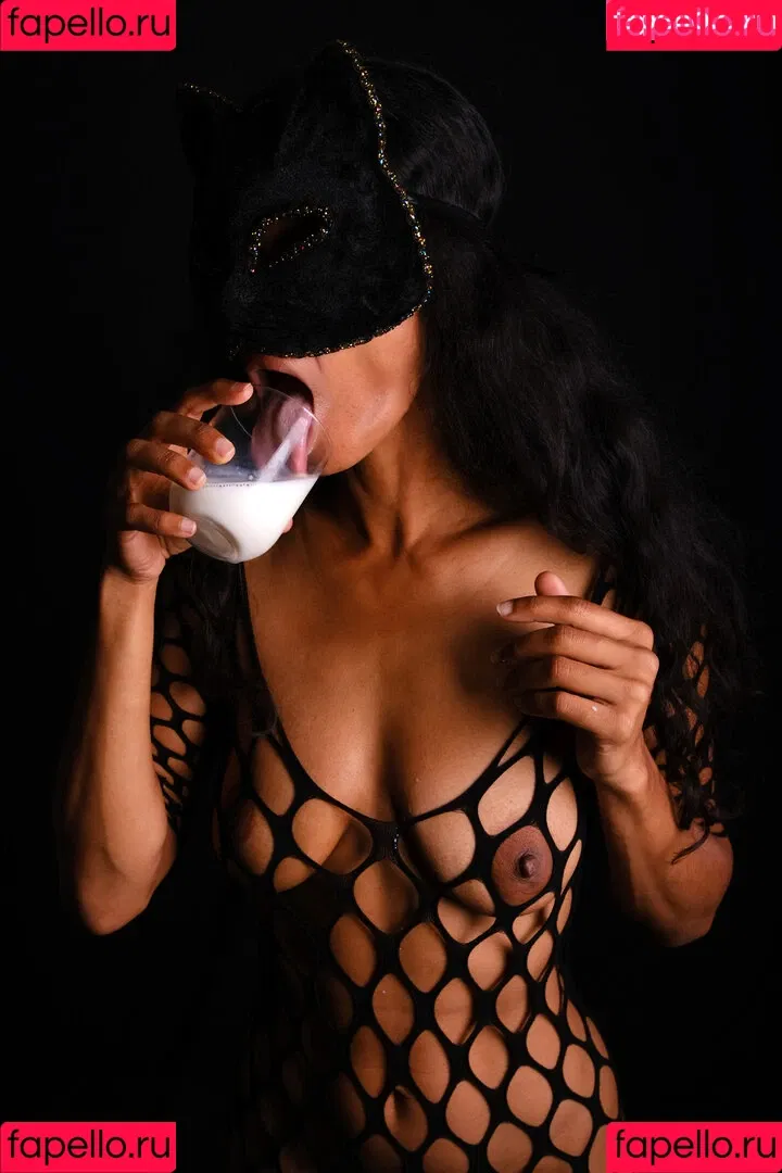 Adjouai Onlyfans Photo Gallery 