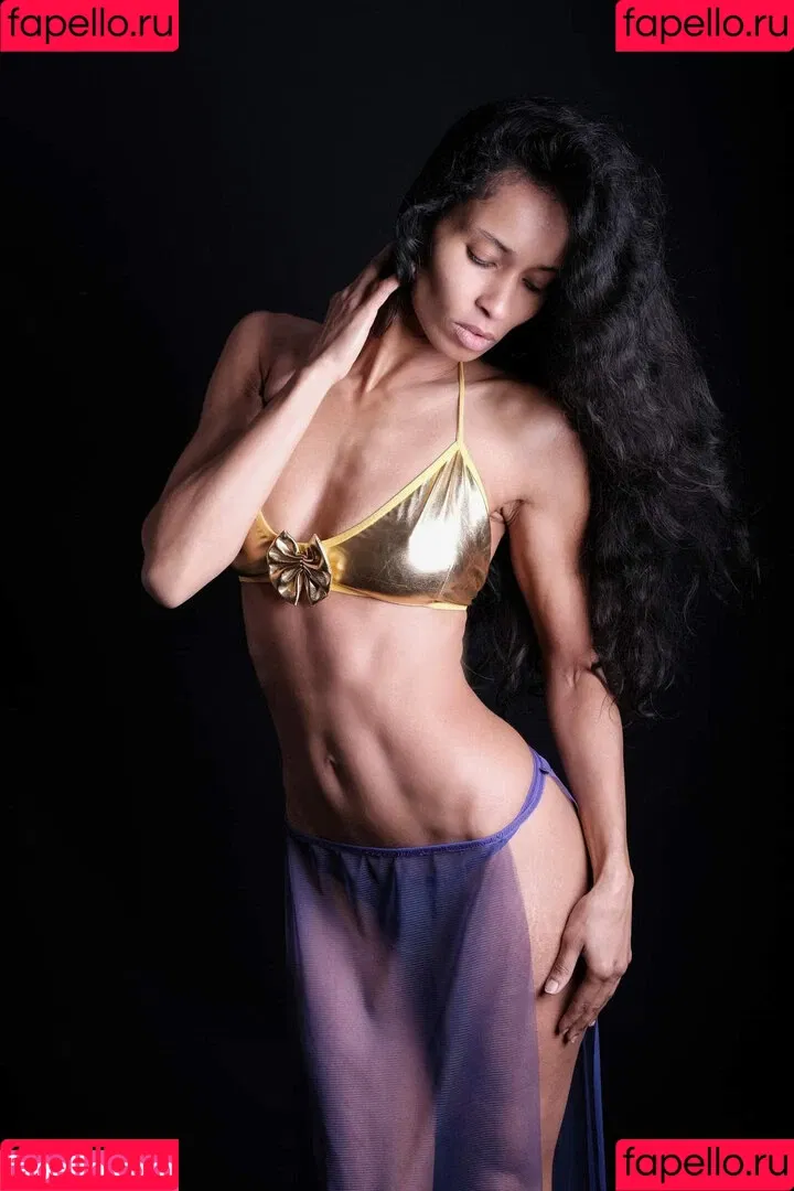 Adjouai Onlyfans Photo Gallery 