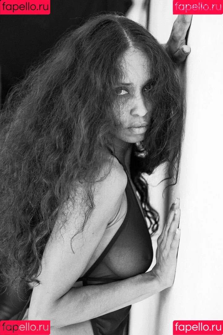 Adjouai Onlyfans Photo Gallery 