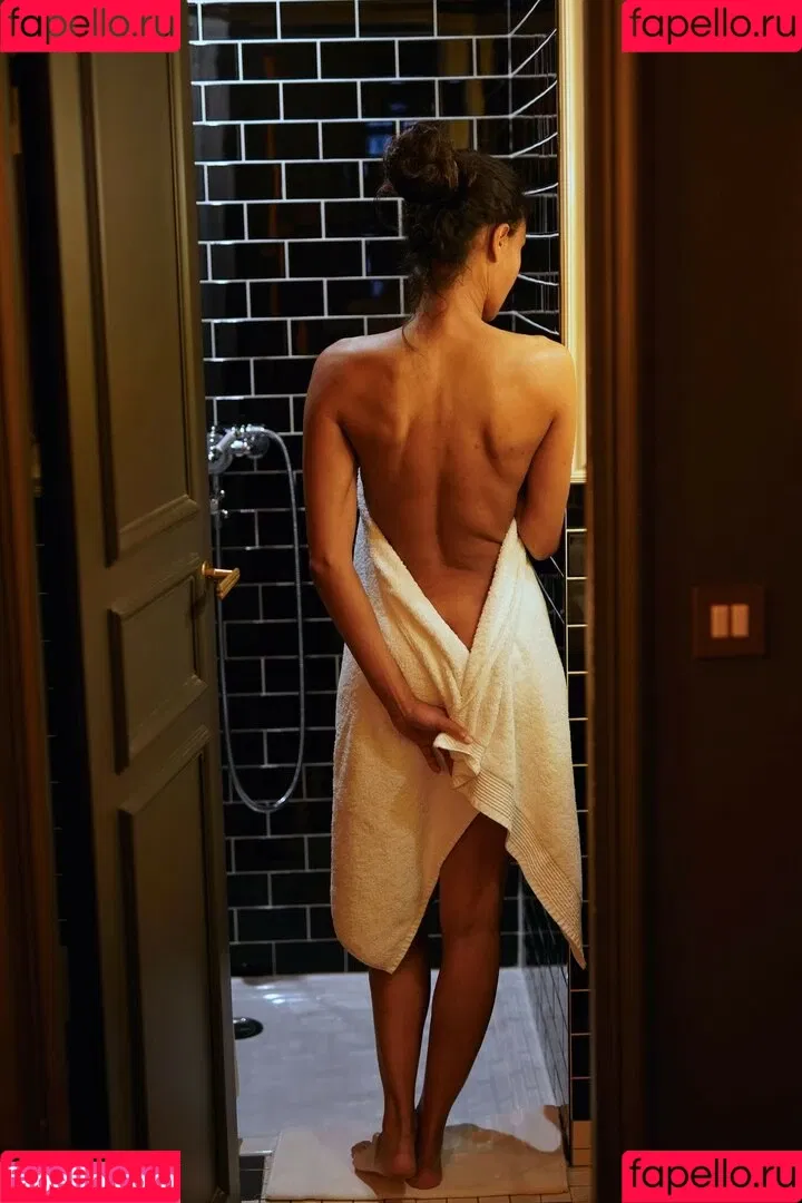 Adjouai Onlyfans Photo Gallery 