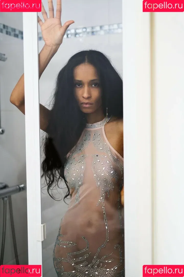 Adjouai Onlyfans Photo Gallery 