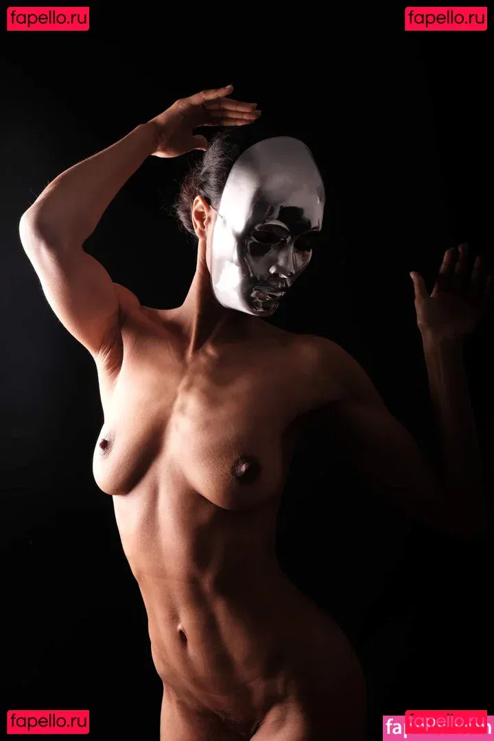 Adjouai Onlyfans Photo Gallery 