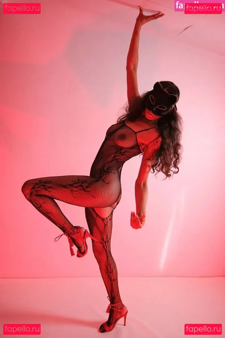 Adjouai Onlyfans Photo Gallery 