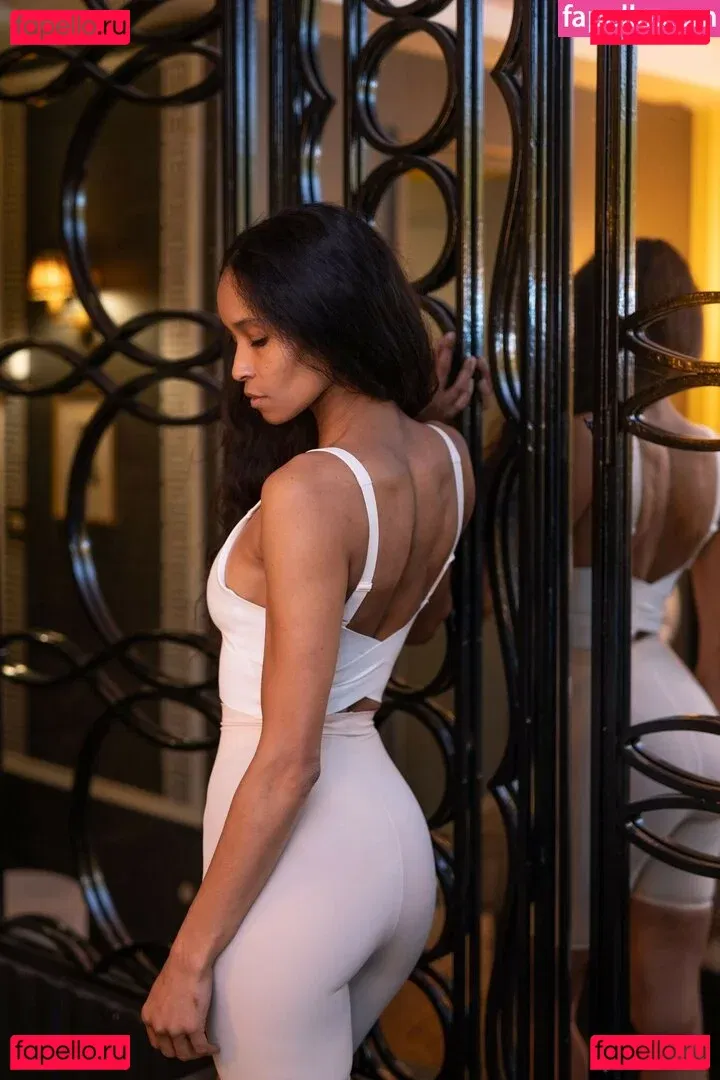 Adjouai Onlyfans Photo Gallery 