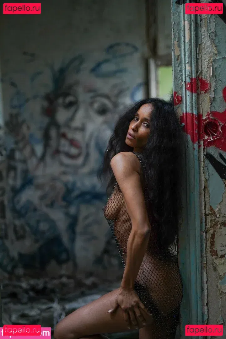 Adjouai Onlyfans Photo Gallery 