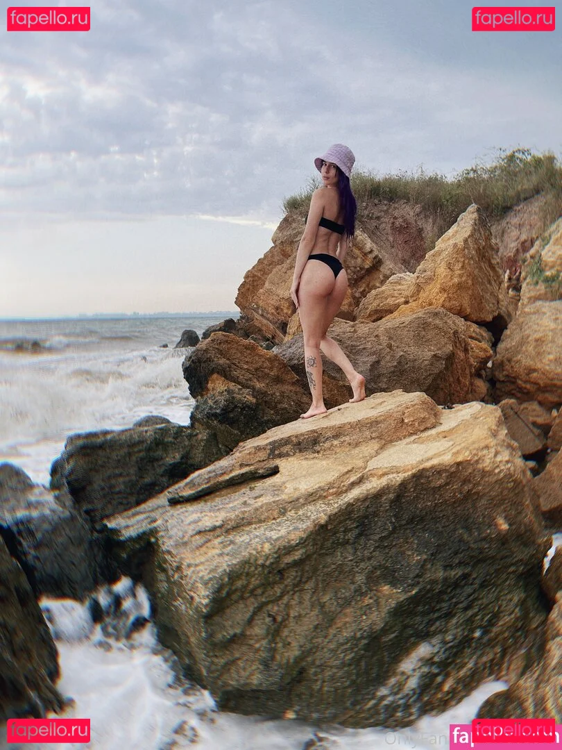 nika123 Onlyfans Photo Gallery 