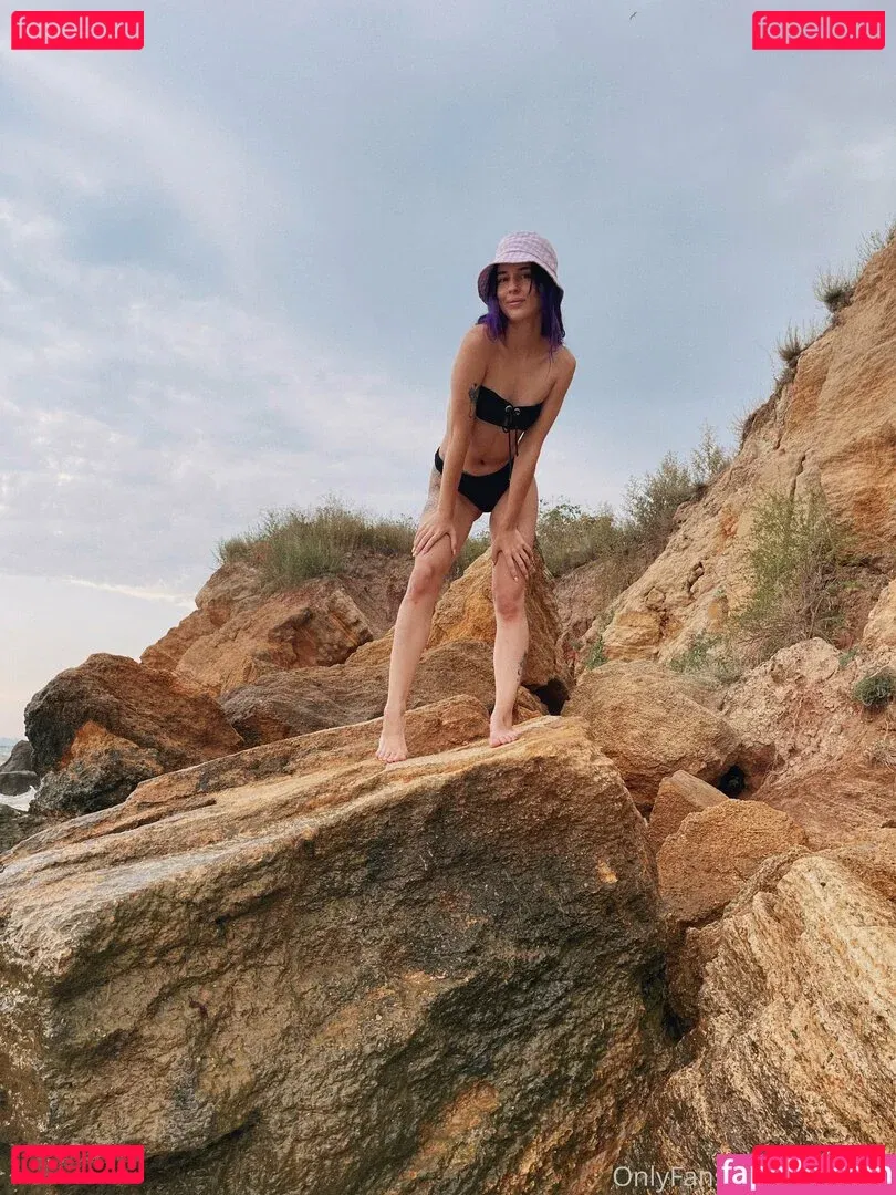 nika123 Onlyfans Photo Gallery 