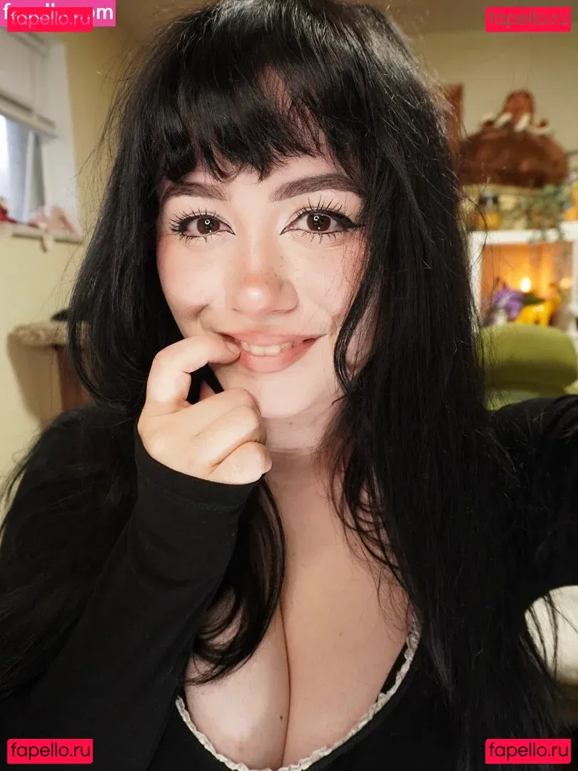 noodlexgoddess Onlyfans Photo Gallery 