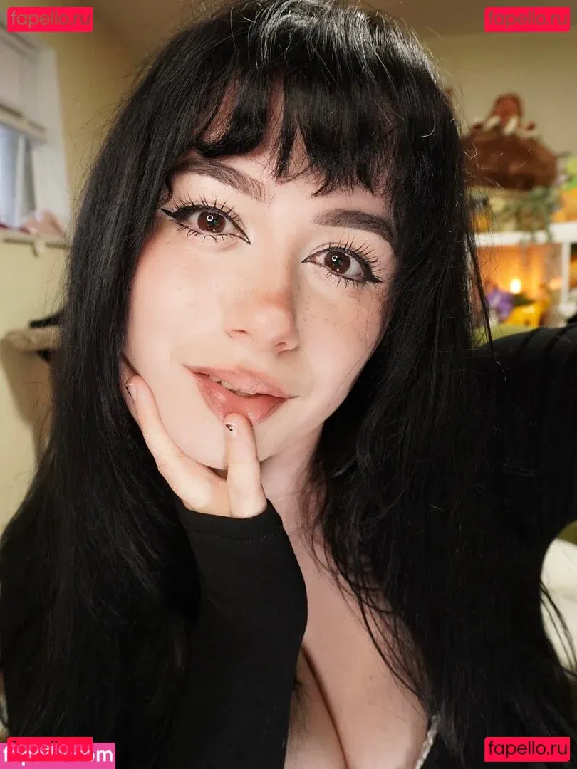 noodlexgoddess Onlyfans Photo Gallery 