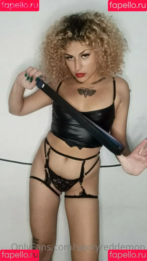 sexxyreddemon Onlyfans Photo Gallery 