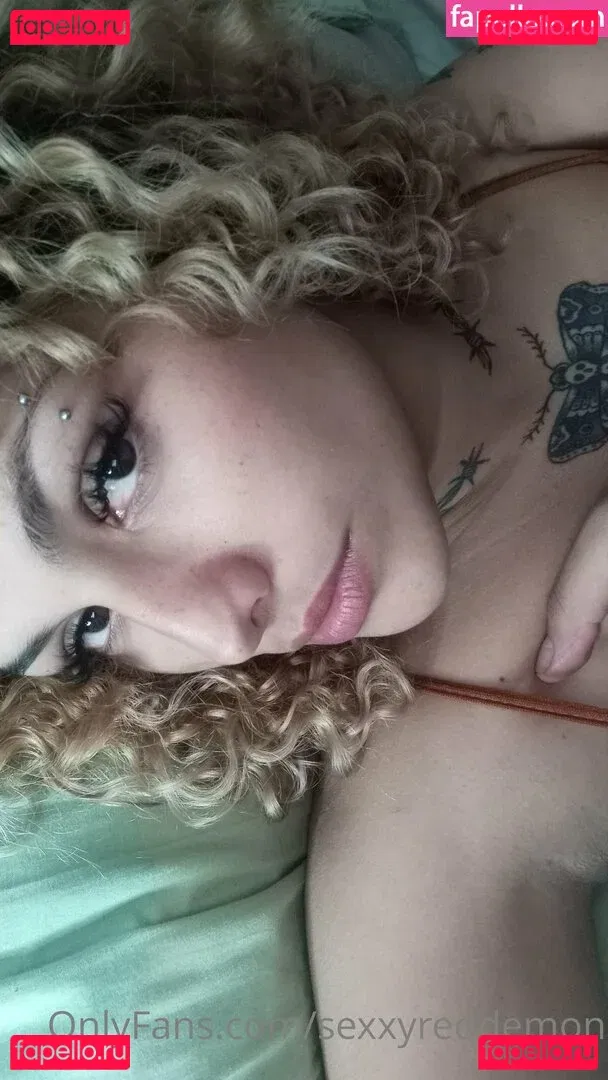 sexxyreddemon Onlyfans Photo Gallery 