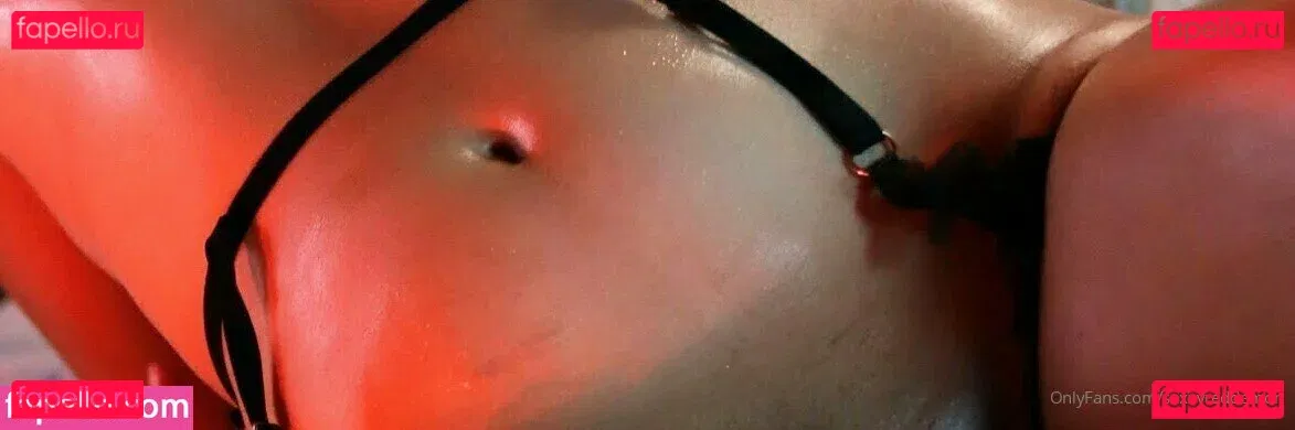 sexxyreddemon Onlyfans Photo Gallery 