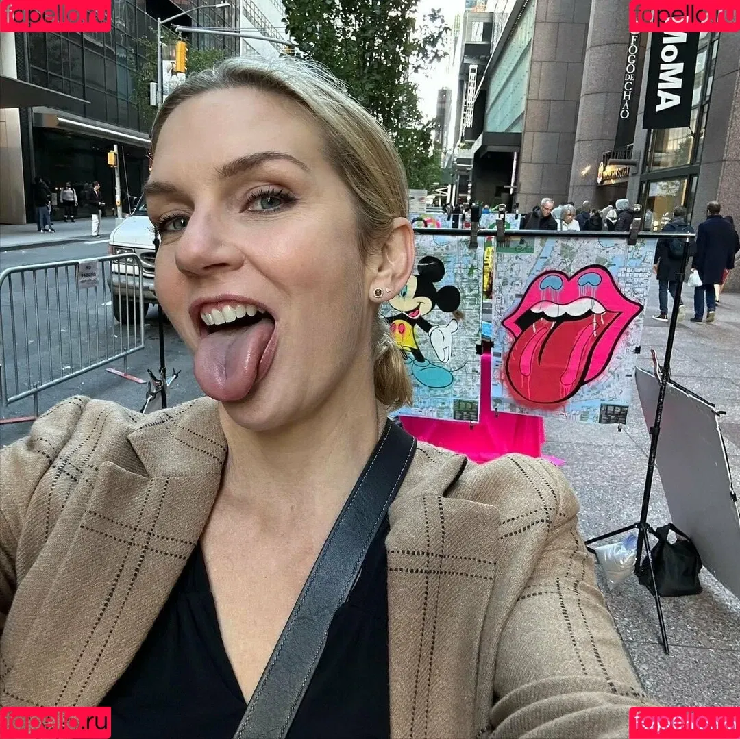 Rhea Seehorn Onlyfans Photo Gallery 