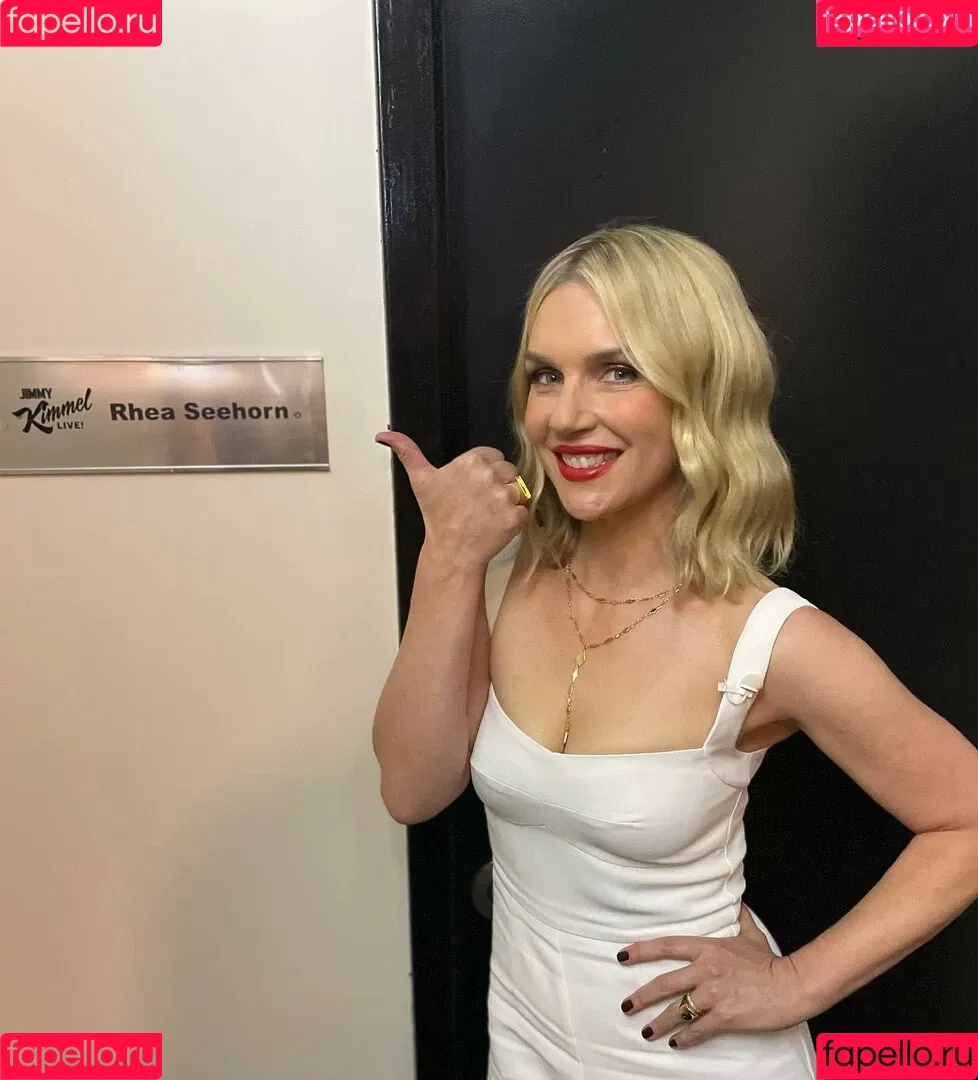 Rhea Seehorn Onlyfans Photo Gallery 