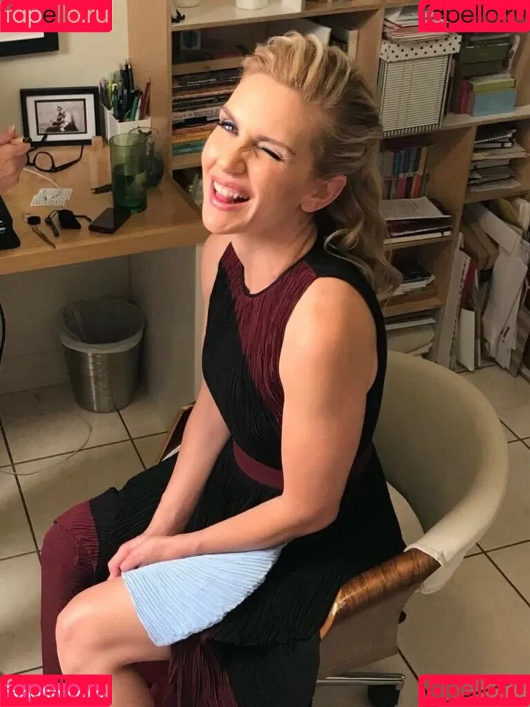 Rhea Seehorn Onlyfans Photo Gallery 