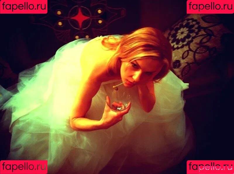 Rhea Seehorn Onlyfans Photo Gallery 