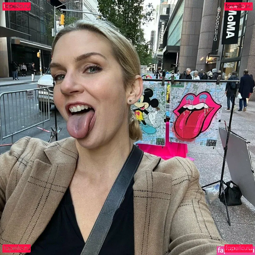 Rhea Seehorn Onlyfans Photo Gallery 