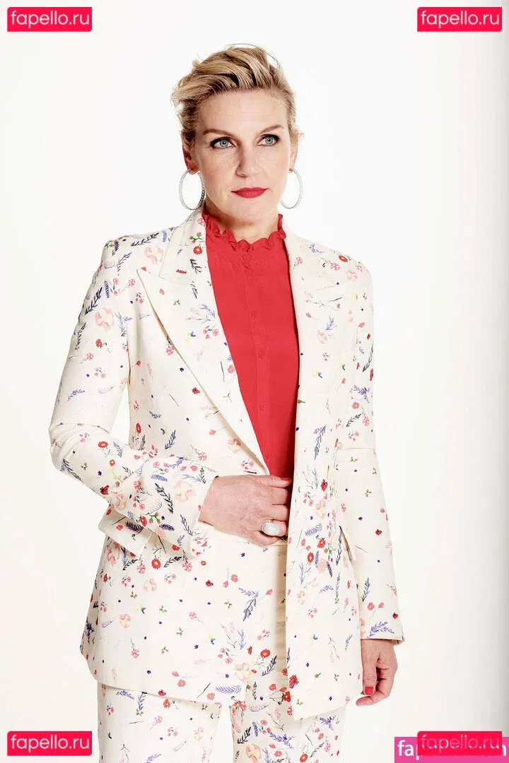 Rhea Seehorn Onlyfans Photo Gallery 