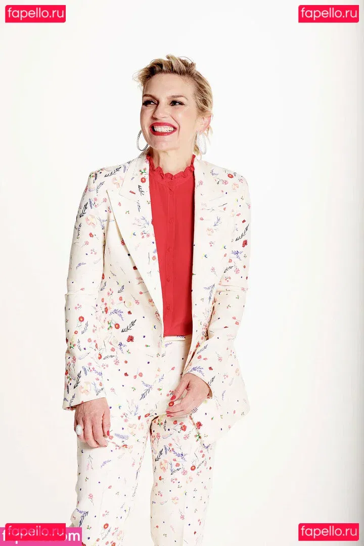 Rhea Seehorn Onlyfans Photo Gallery 