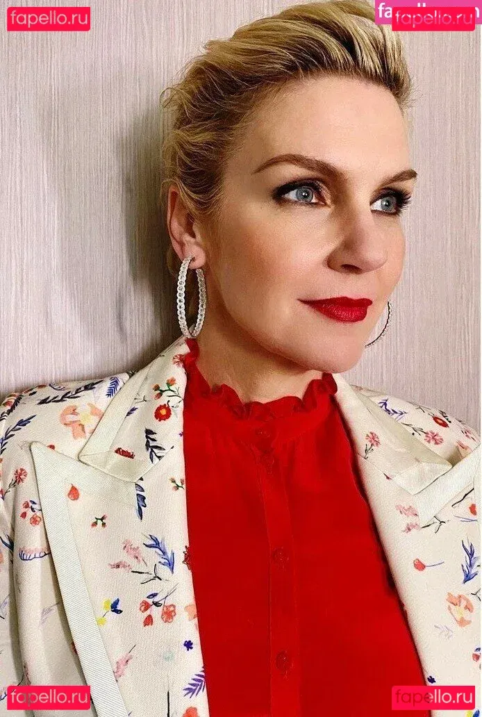 Rhea Seehorn Onlyfans Photo Gallery 