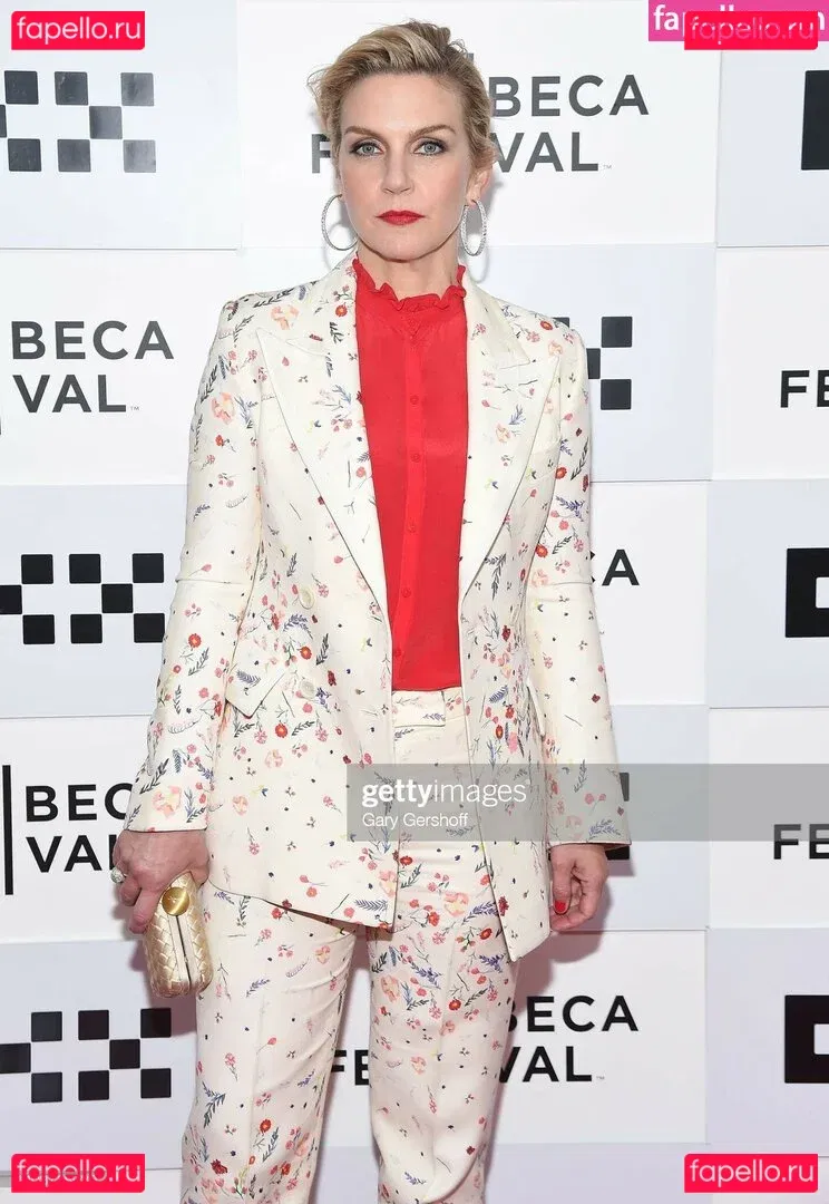 Rhea Seehorn Onlyfans Photo Gallery 