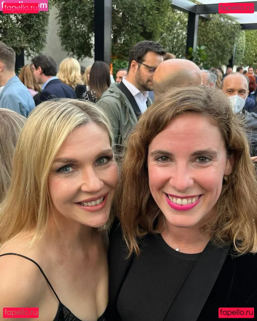Rhea Seehorn Onlyfans Photo Gallery 
