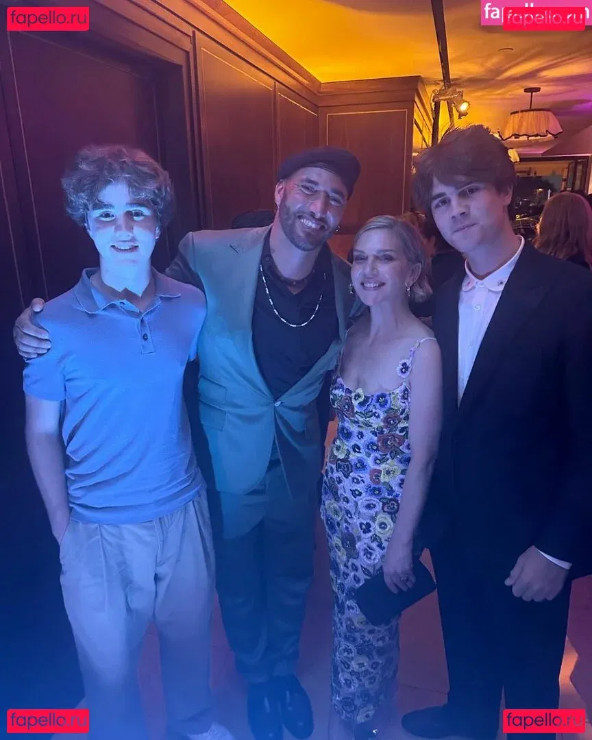 Rhea Seehorn Onlyfans Photo Gallery 