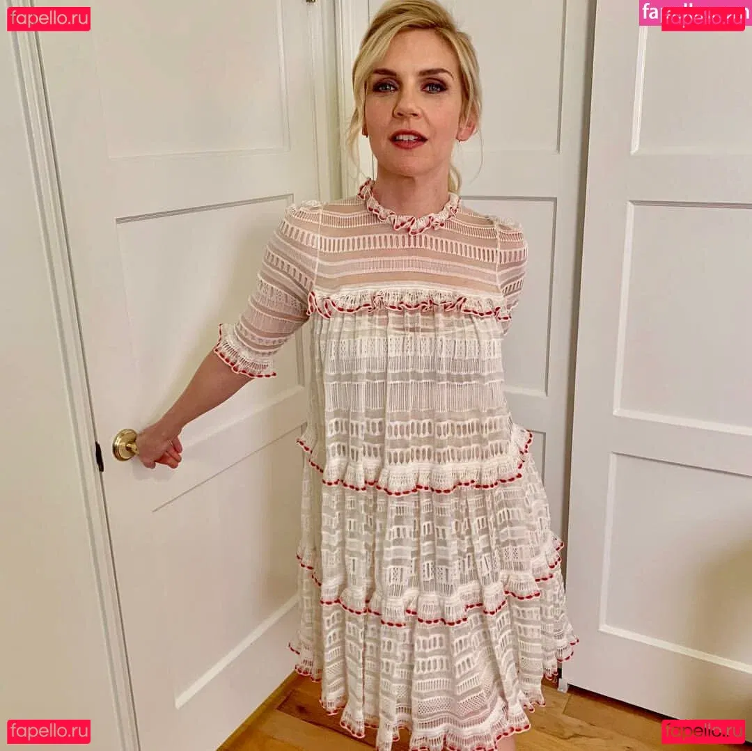 Rhea Seehorn Onlyfans Photo Gallery 