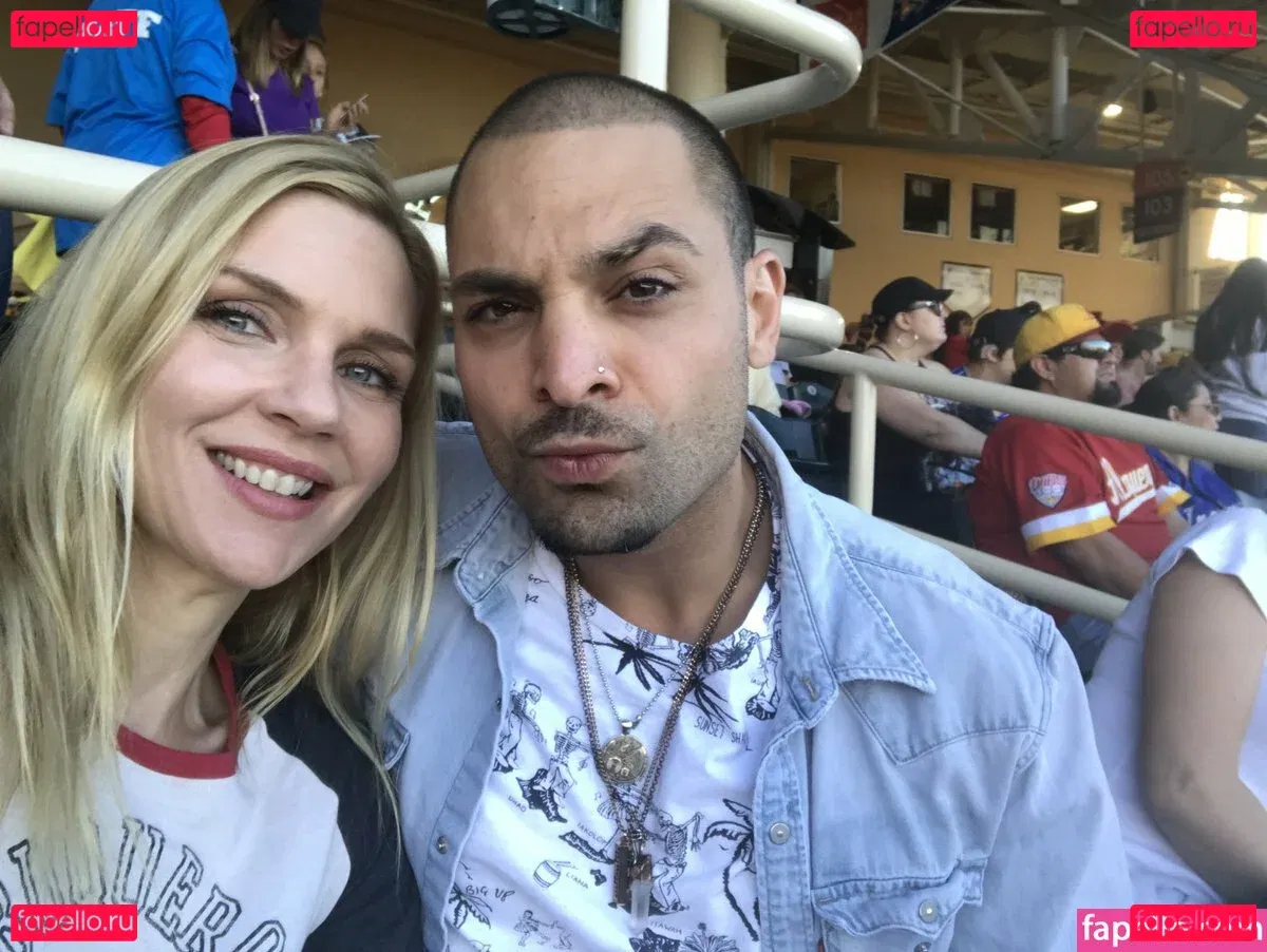Rhea Seehorn Onlyfans Photo Gallery 