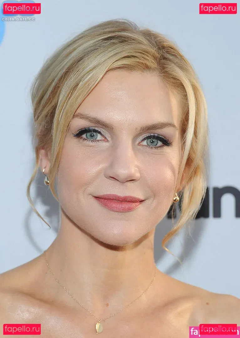 Rhea Seehorn Onlyfans Photo Gallery 