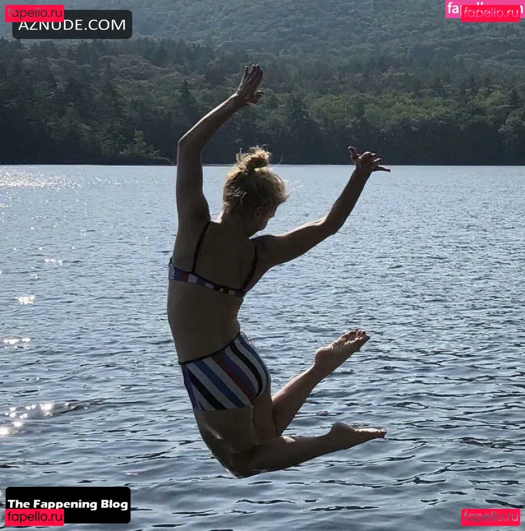 Rhea Seehorn Onlyfans Photo Gallery 