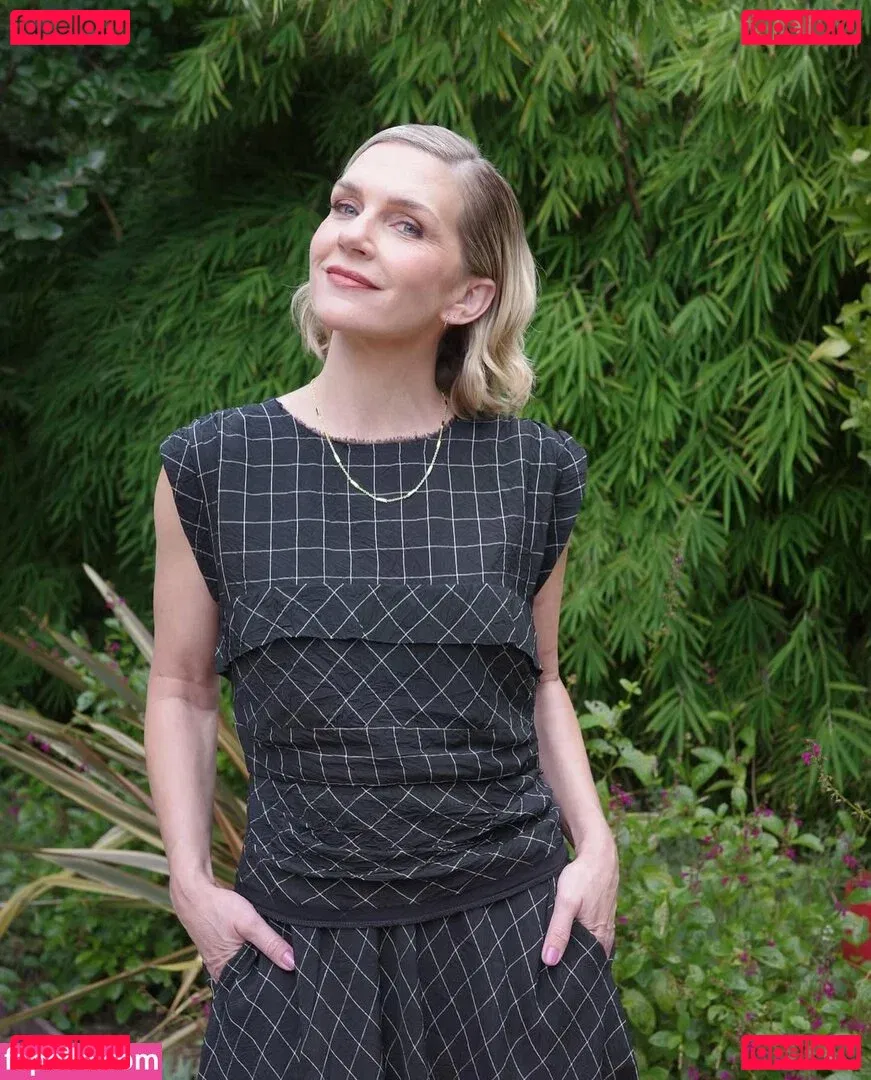 Rhea Seehorn Onlyfans Photo Gallery 