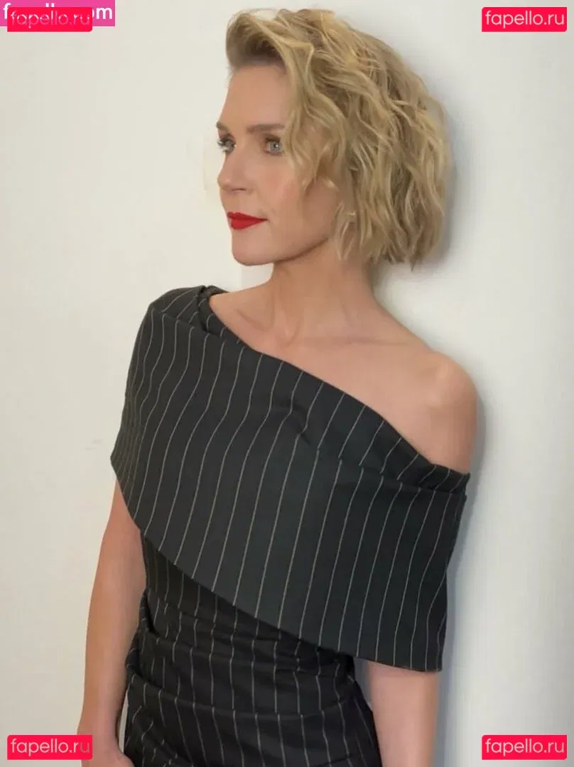 Rhea Seehorn Onlyfans Photo Gallery 