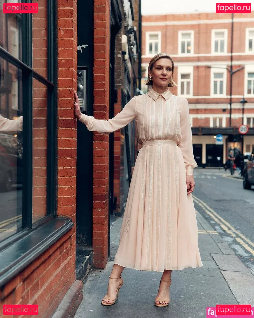 Rhea Seehorn Onlyfans Photo Gallery 