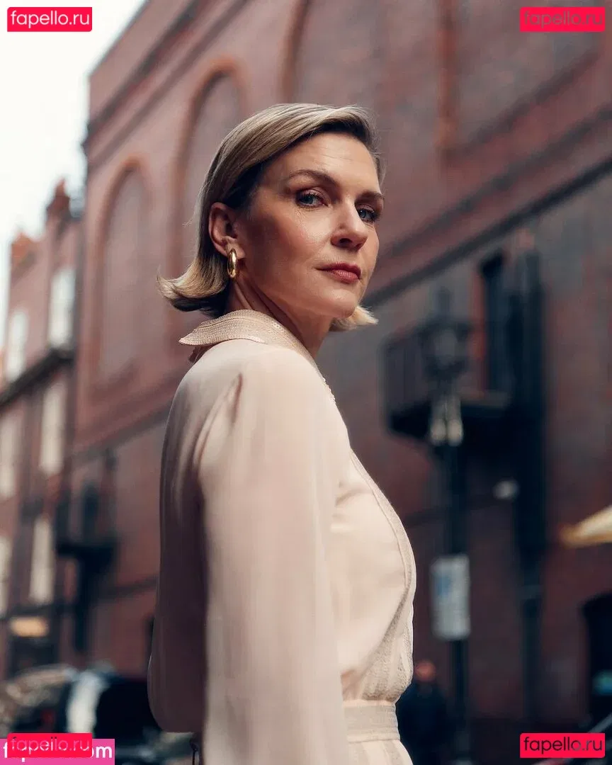 Rhea Seehorn Onlyfans Photo Gallery 