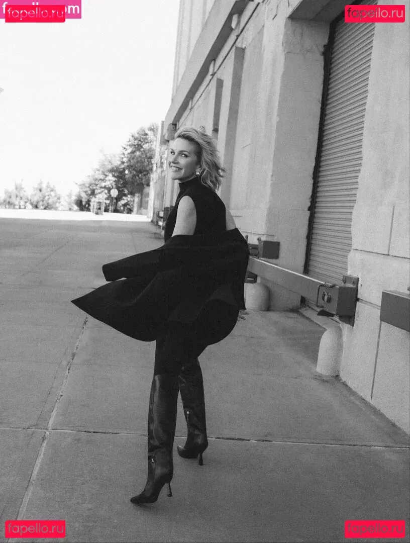 Rhea Seehorn Onlyfans Photo Gallery 