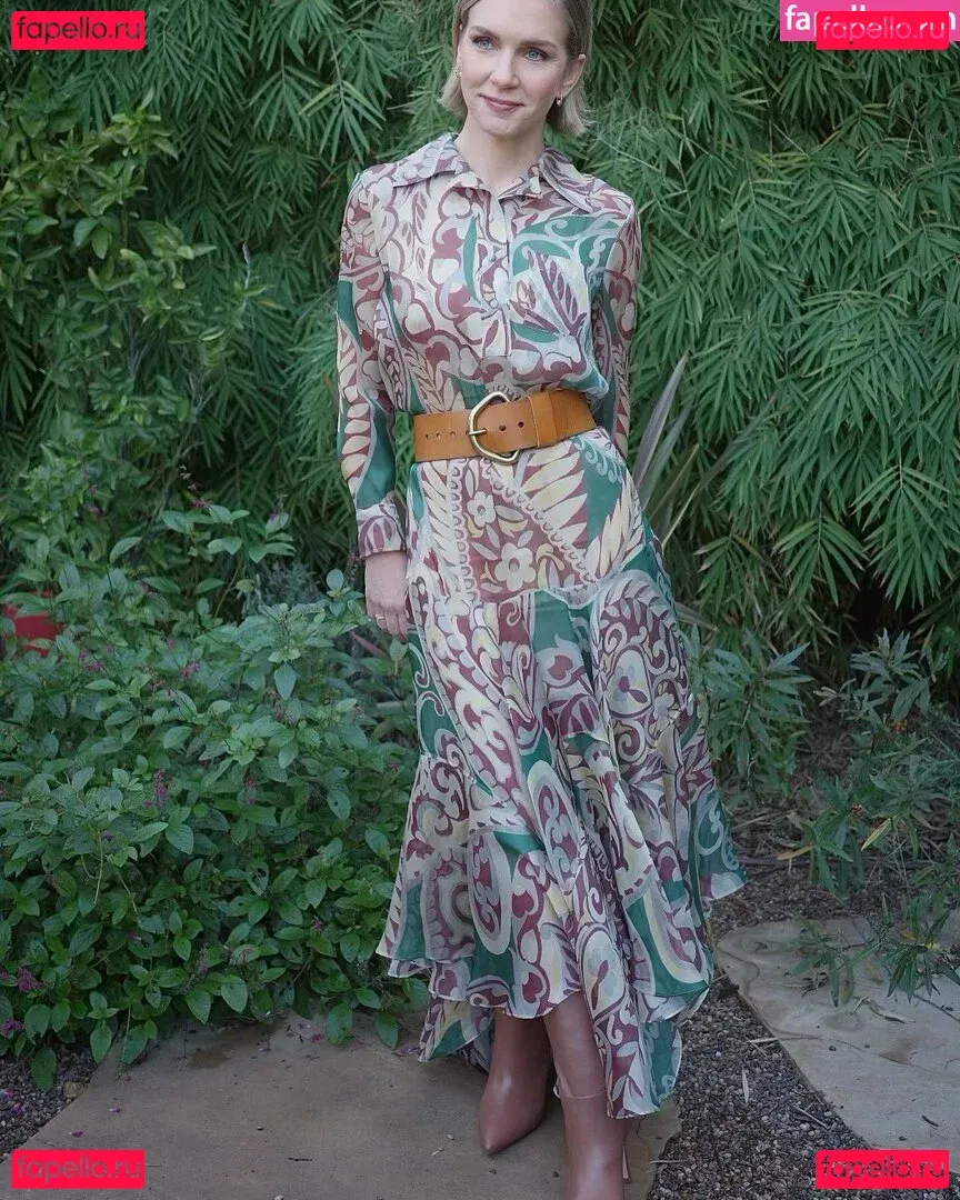 Rhea Seehorn Onlyfans Photo Gallery 