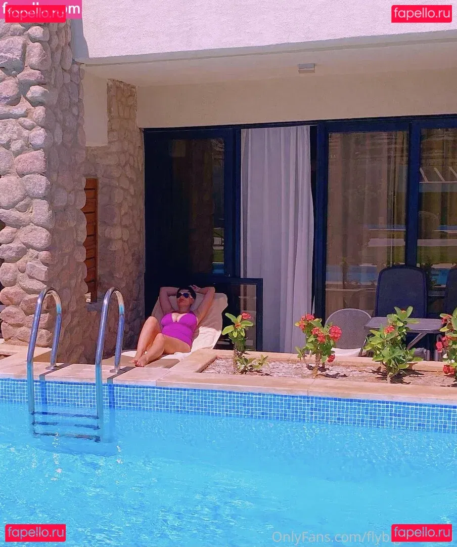 girlwithhugecleavage Onlyfans Photo Gallery 