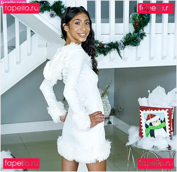 Sona Bella Onlyfans Photo Gallery 