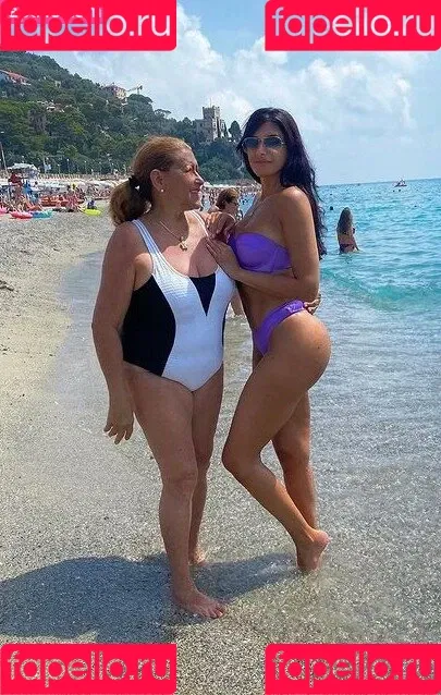 Karolina Surpi Onlyfans Photo Gallery 