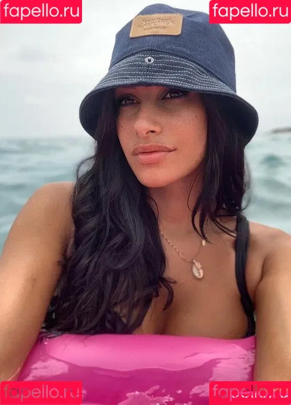 Karolina Surpi Onlyfans Photo Gallery 